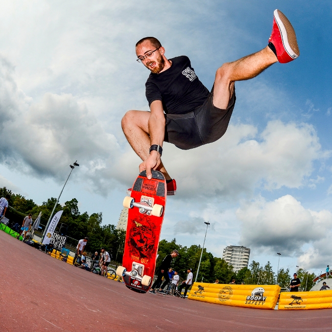 How to do a Hang Ten Nose Wheelie - Freestyle Tricktips